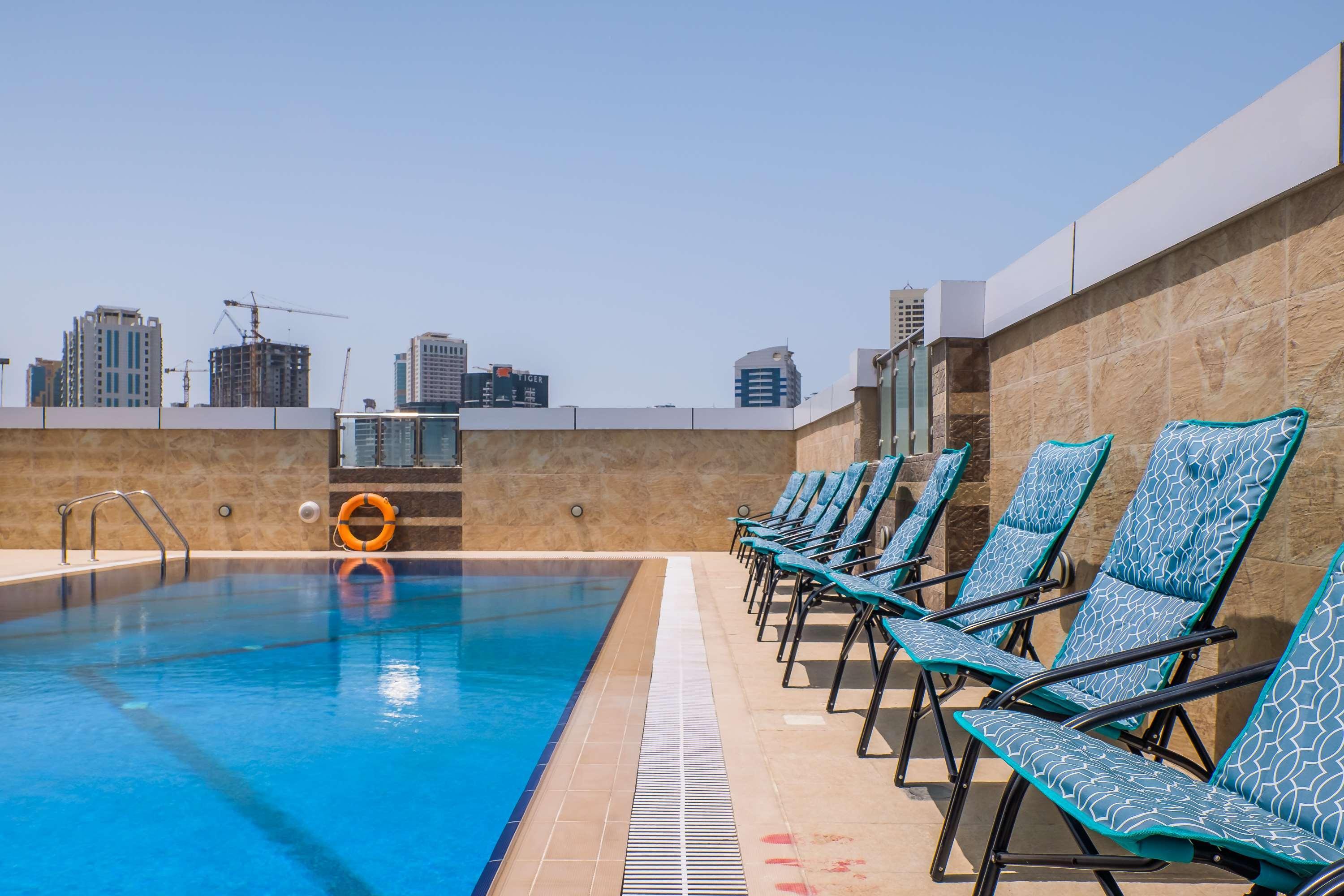 Hotel Tulip Al Khan 4*